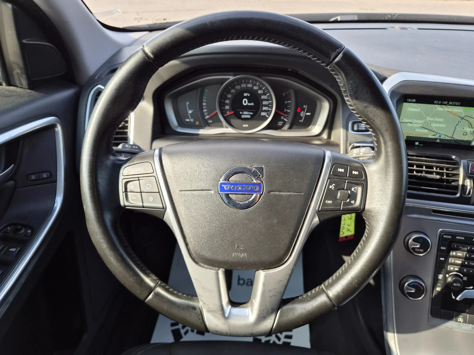 Volvo XC60 2.0D 190кс РЪЧНИ СКОРОСТИ EURO 6, снимка 15 - Автомобили и джипове - 55903044