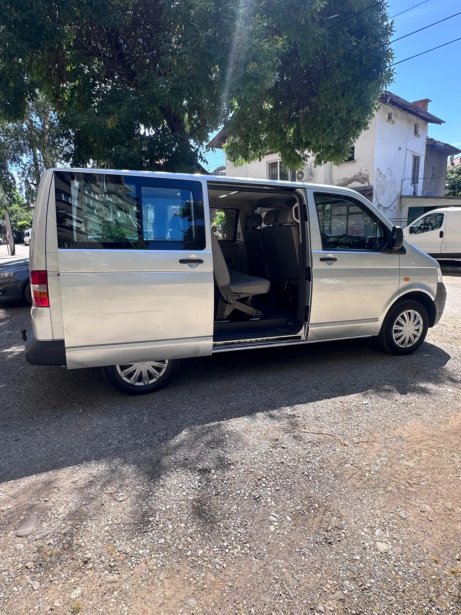 VW T5 2.5 TDI, снимка 15 - Бусове и автобуси - 54940808