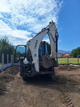 ����� �� �������� �� ����� Terex TLB 890