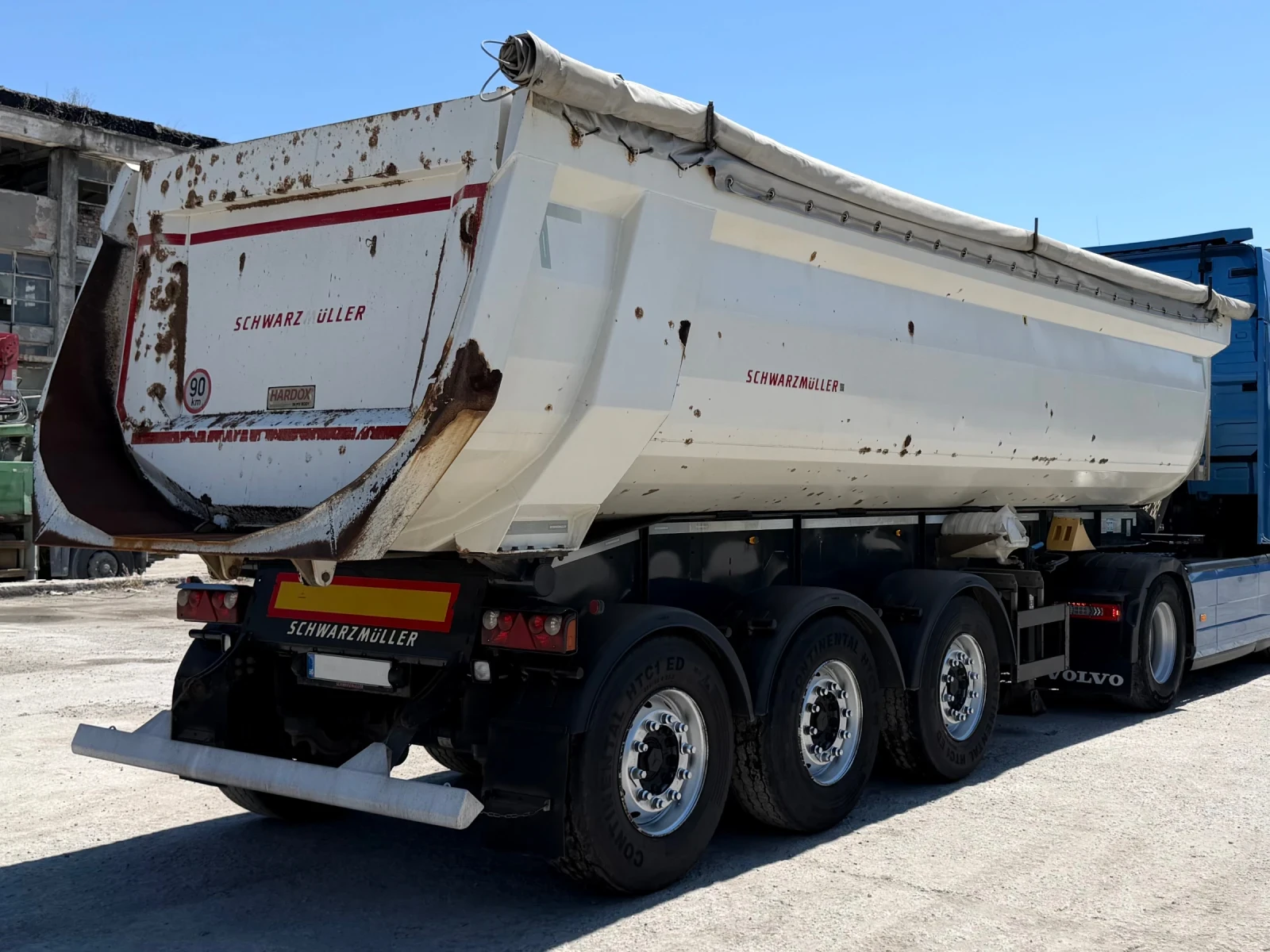 Полуремарке Schwarzmuller HARDOX 31m3