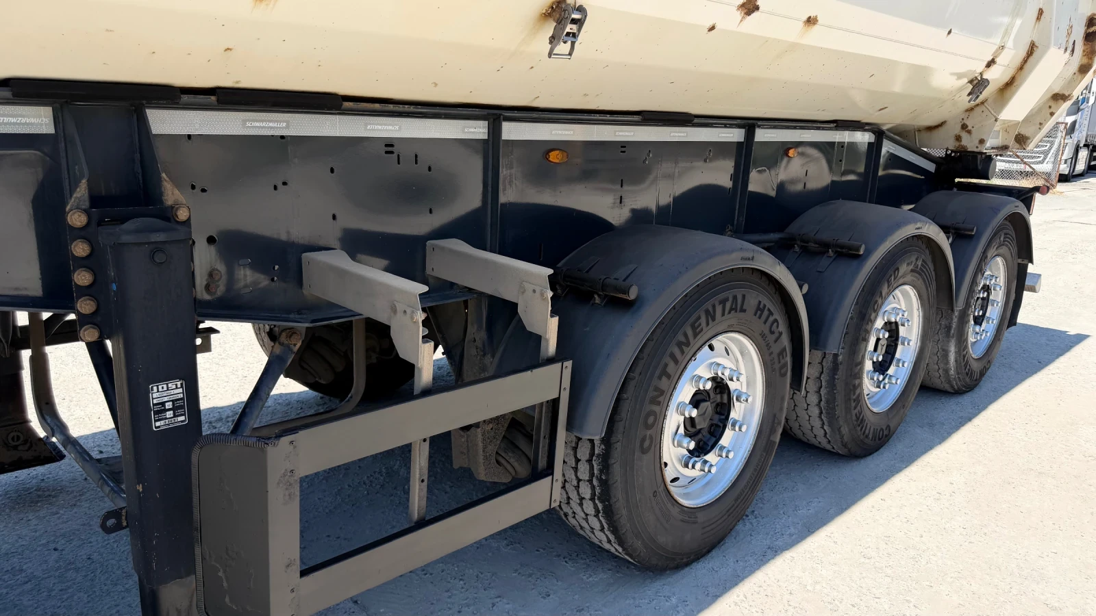 Полуремарке Schwarzmuller HARDOX 31m3, снимка 7 - Ремаркета - 55474340