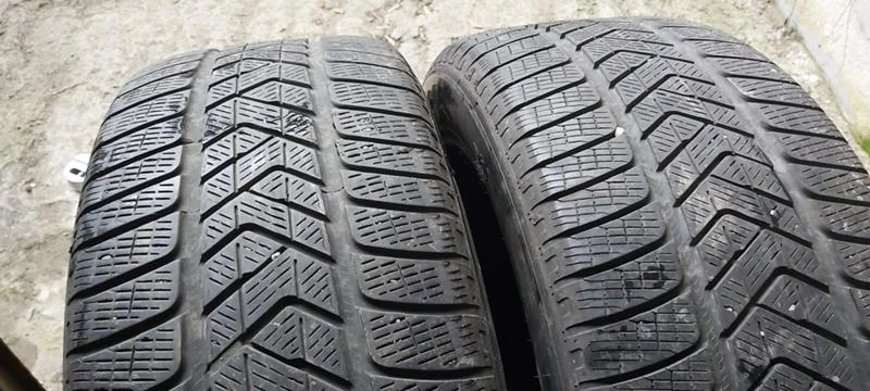 Гуми Зимни 255/55R19, снимка 1 - Гуми и джанти - 35607949