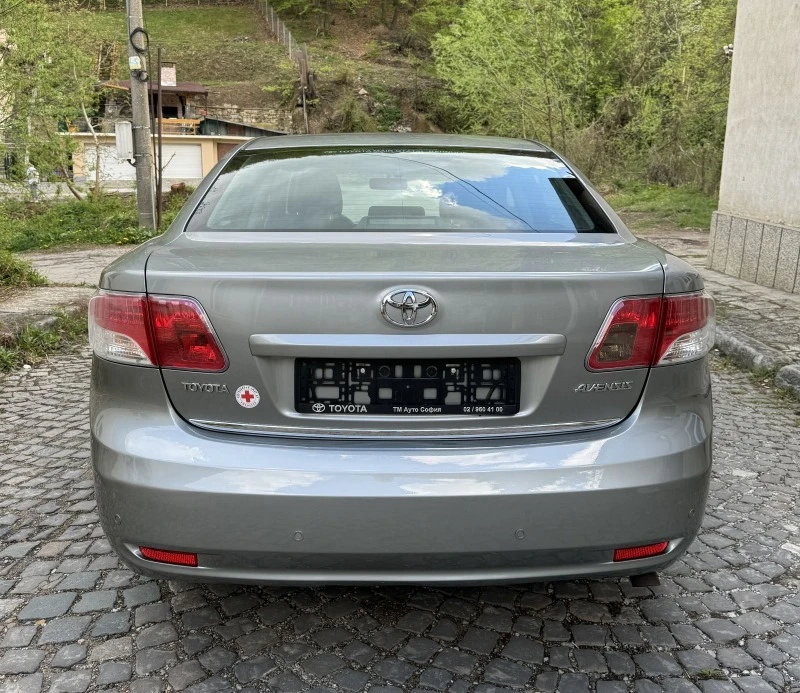 Toyota Avensis 2.0 D-4D, снимка 5 - Автомобили и джипове - 46900490