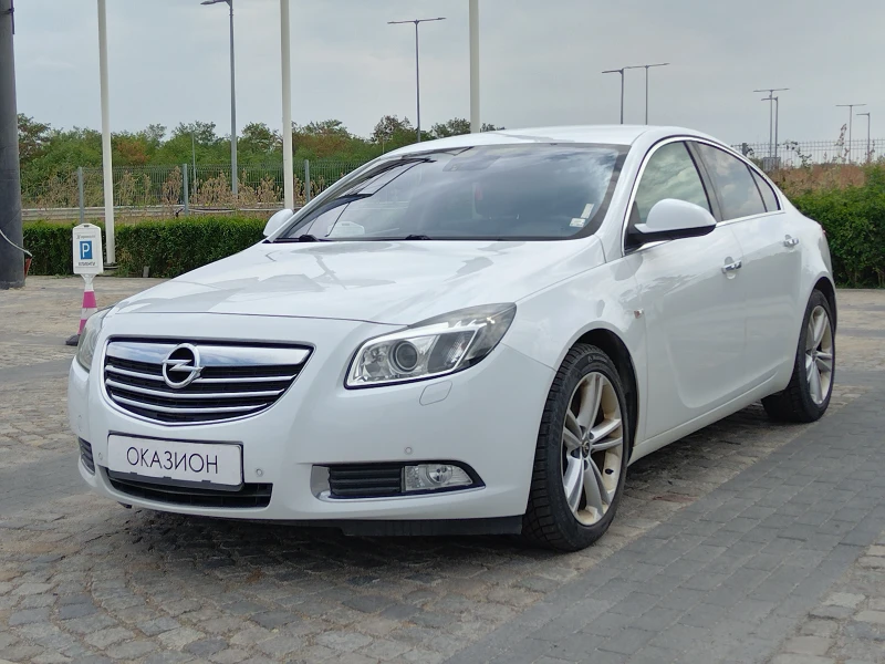 Opel Insignia 2.0 CDTi/160к.с/ Cosmo Automatic, снимка 1 - Автомобили и джипове - 46821776