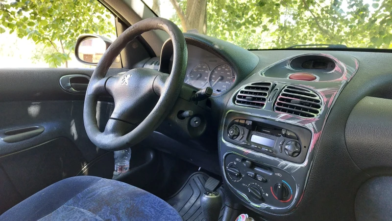 Peugeot 206 1.4, снимка 7 - Автомобили и джипове - 47357700