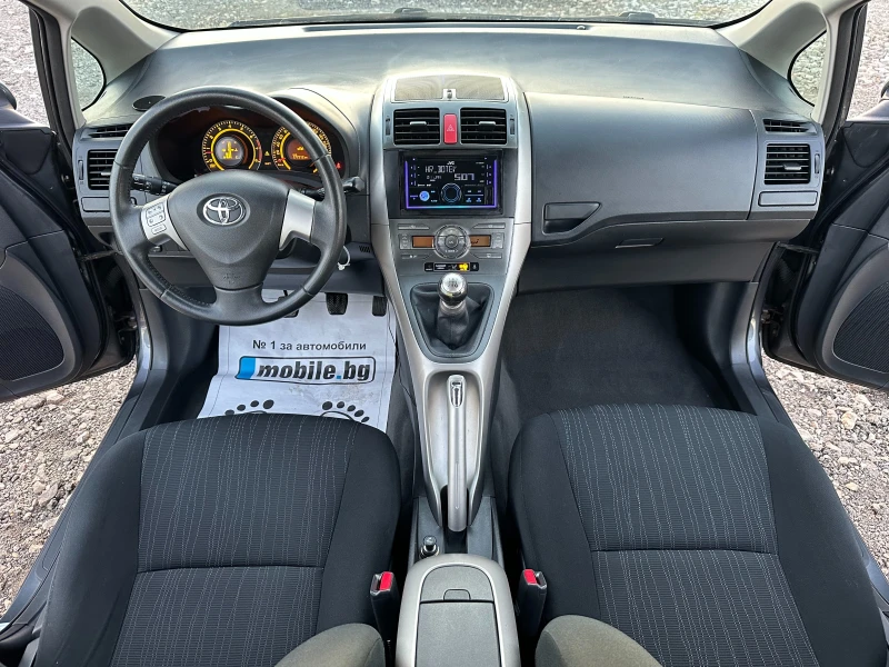 Toyota Auris 1.4i 97kc, снимка 10 - Автомобили и джипове - 47694284