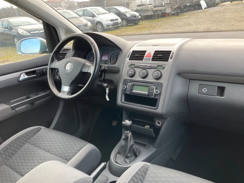 VW Touran 1.4 TSI, снимка 7 - Автомобили и джипове - 48863925