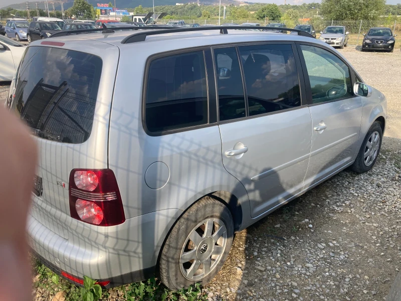 VW Touran 1.4 TSI, снимка 2 - Автомобили и джипове - 48863925