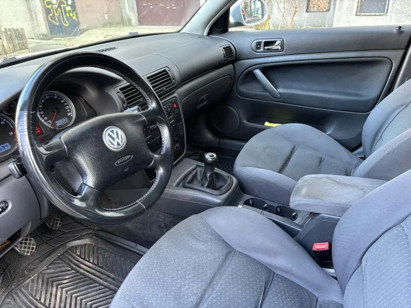 VW Passat 1.9 TDI, снимка 10 - Автомобили и джипове - 49045090