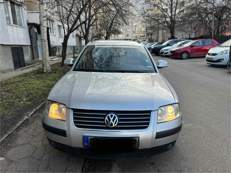 VW Passat 1.9 TDI, снимка 2 - Автомобили и джипове - 49045090