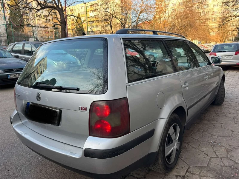 VW Passat 1.9 TDI, снимка 4 - Автомобили и джипове - 49045090