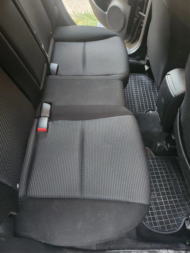 Mazda 3 1.6 дизел, снимка 11 - Автомобили и джипове - 51867366