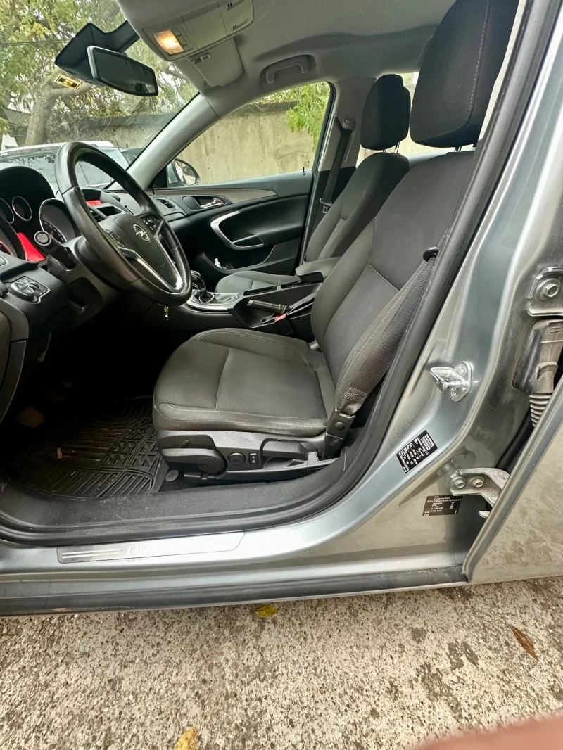Opel Insignia Sport Tourer, снимка 14 - Автомобили и джипове - 52620814