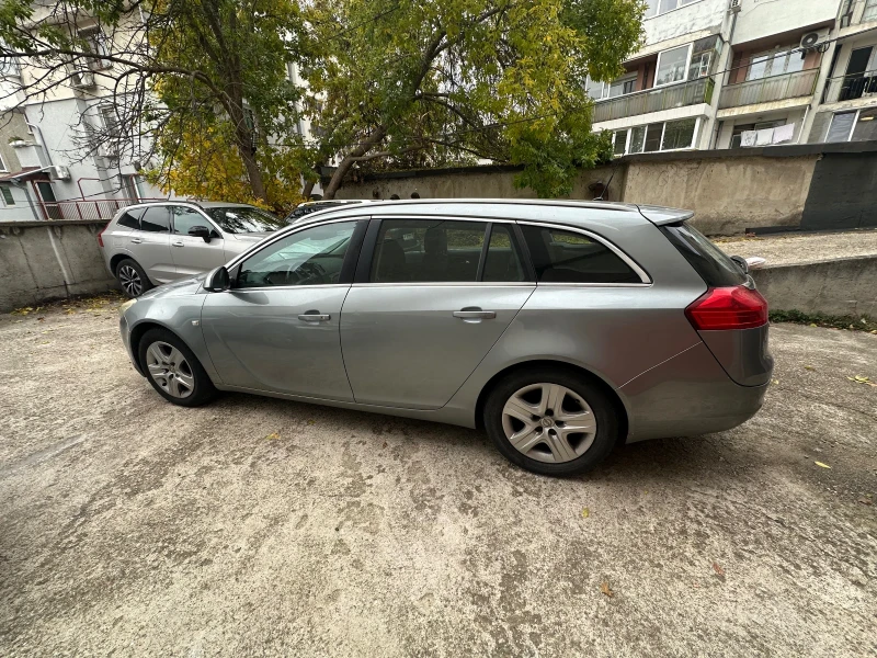 Opel Insignia Sport Tourer, снимка 3 - Автомобили и джипове - 52620814
