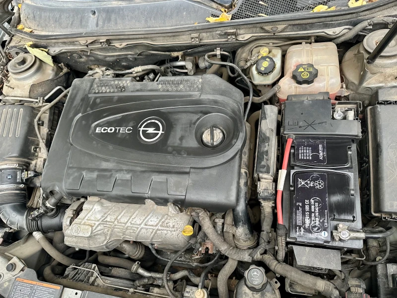 Opel Insignia Sport Tourer, снимка 15 - Автомобили и джипове - 52620814