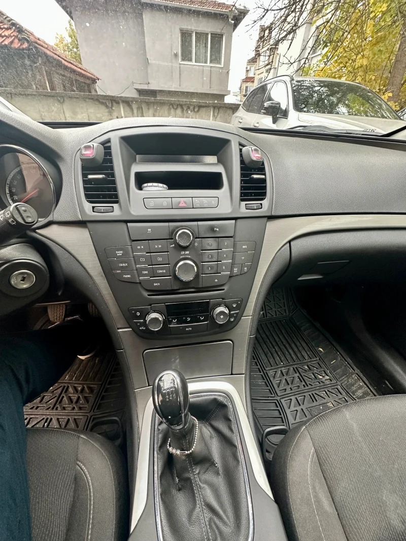 Opel Insignia Sport Tourer, снимка 9 - Автомобили и джипове - 52620814