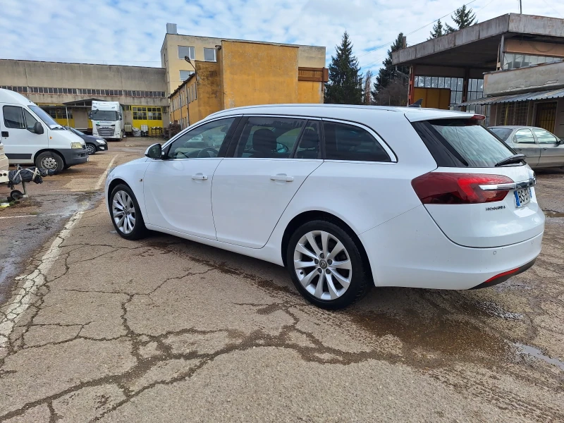 Opel Insignia Sport tourer 2.0CDTI, снимка 7 - Автомобили и джипове - 53431393