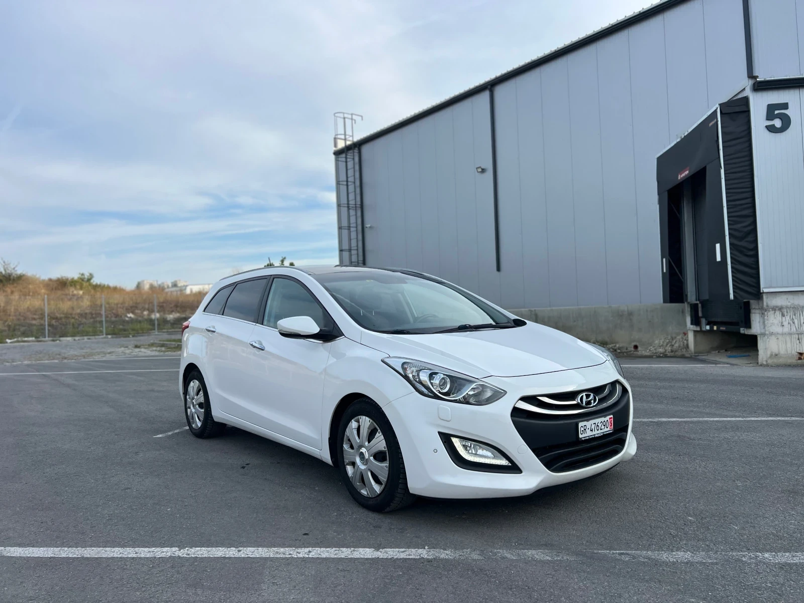 Hyundai I30 1.6GDI/Автомат/Всички екстри - изображение 2