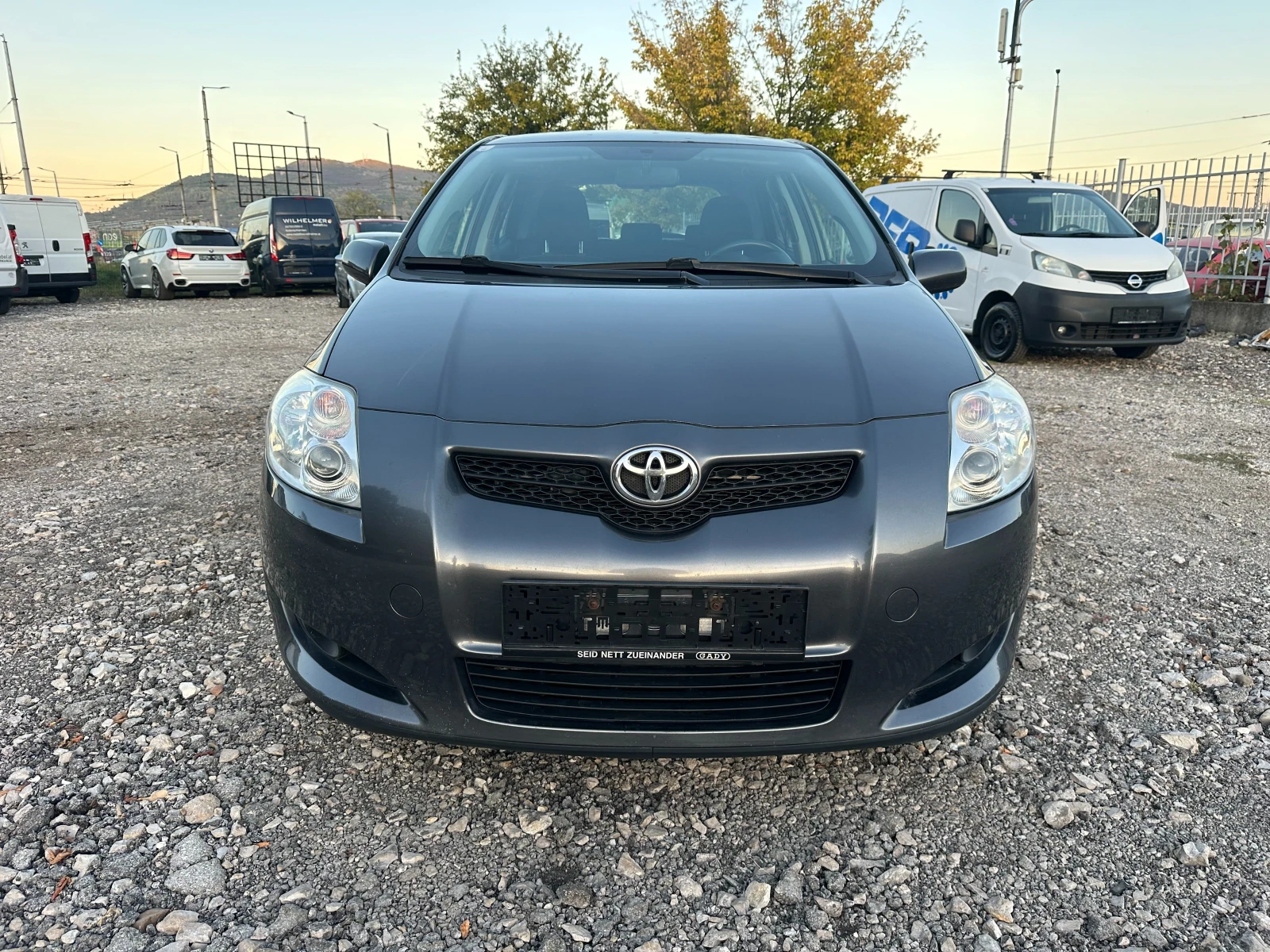 Toyota Auris 1.4i 97kc - изображение 8