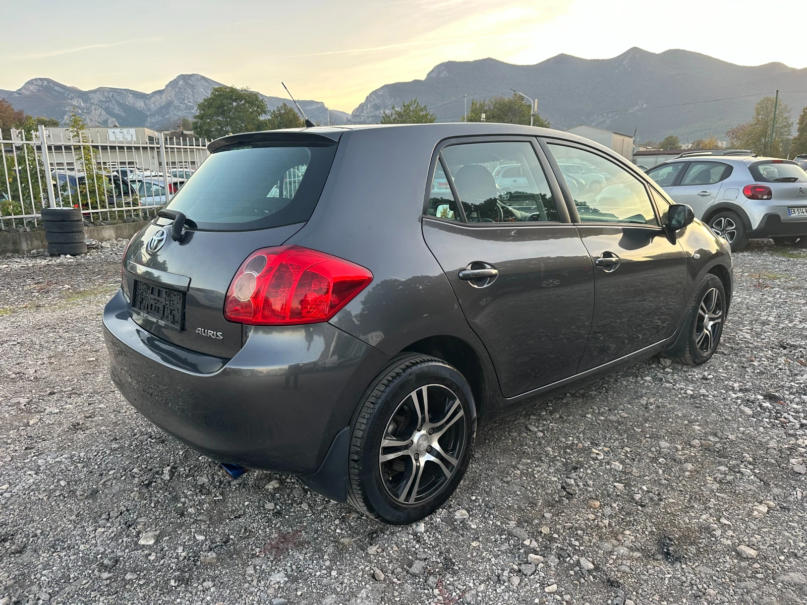 Toyota Auris 1.4i 97kc - изображение 3