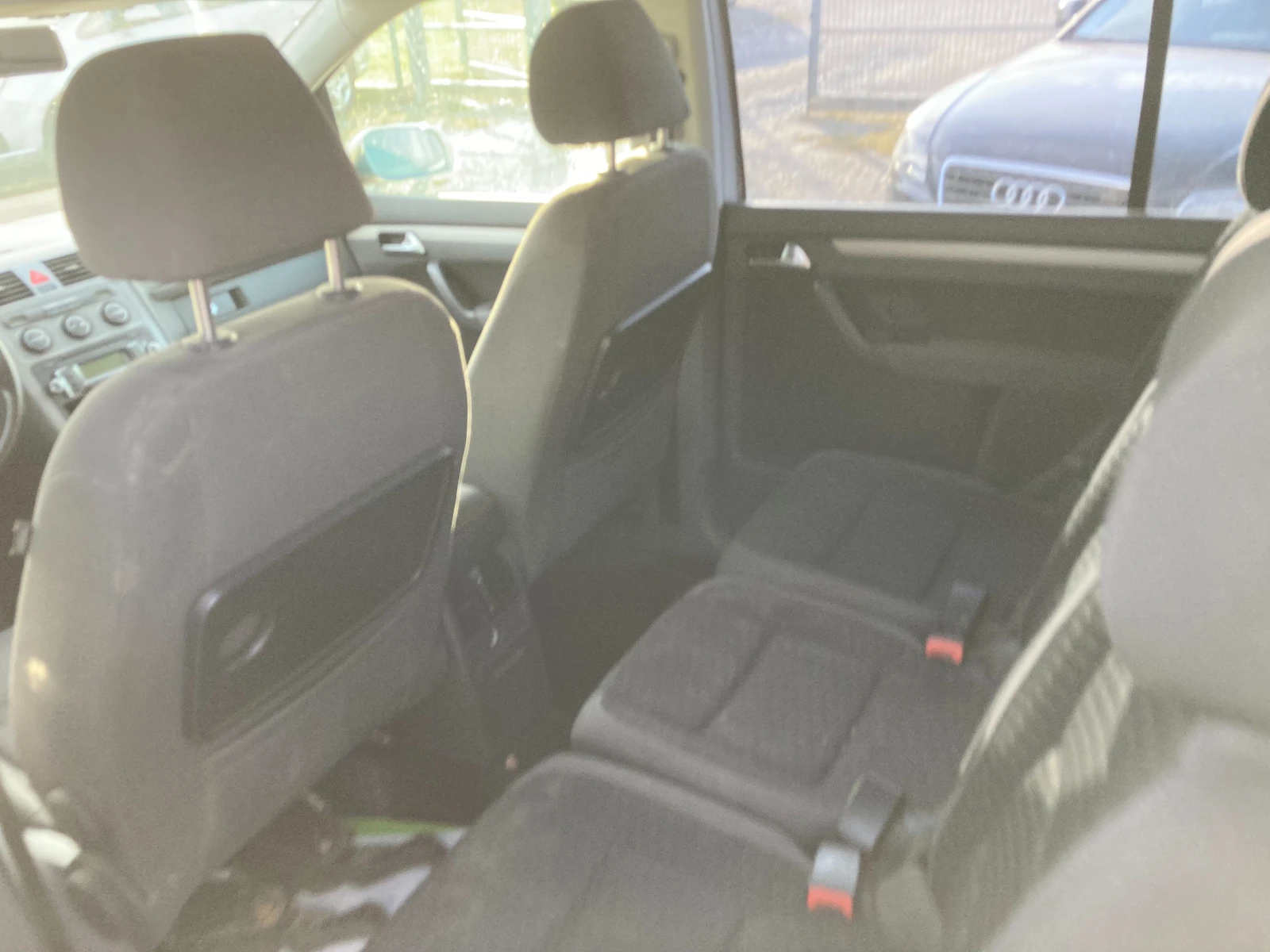 VW Touran 1.4 TSI, снимка 6 - Автомобили и джипове - 48863925