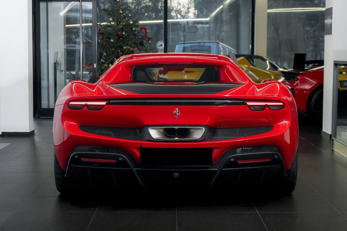 Ferrari 296GTB  - изображение 2