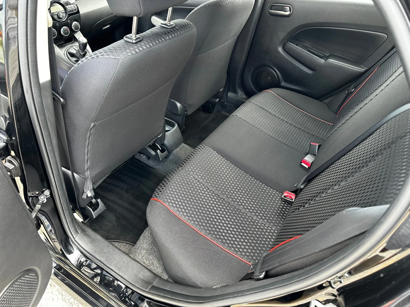 Mazda 2 1.3 - ГАЗ - изображение 10