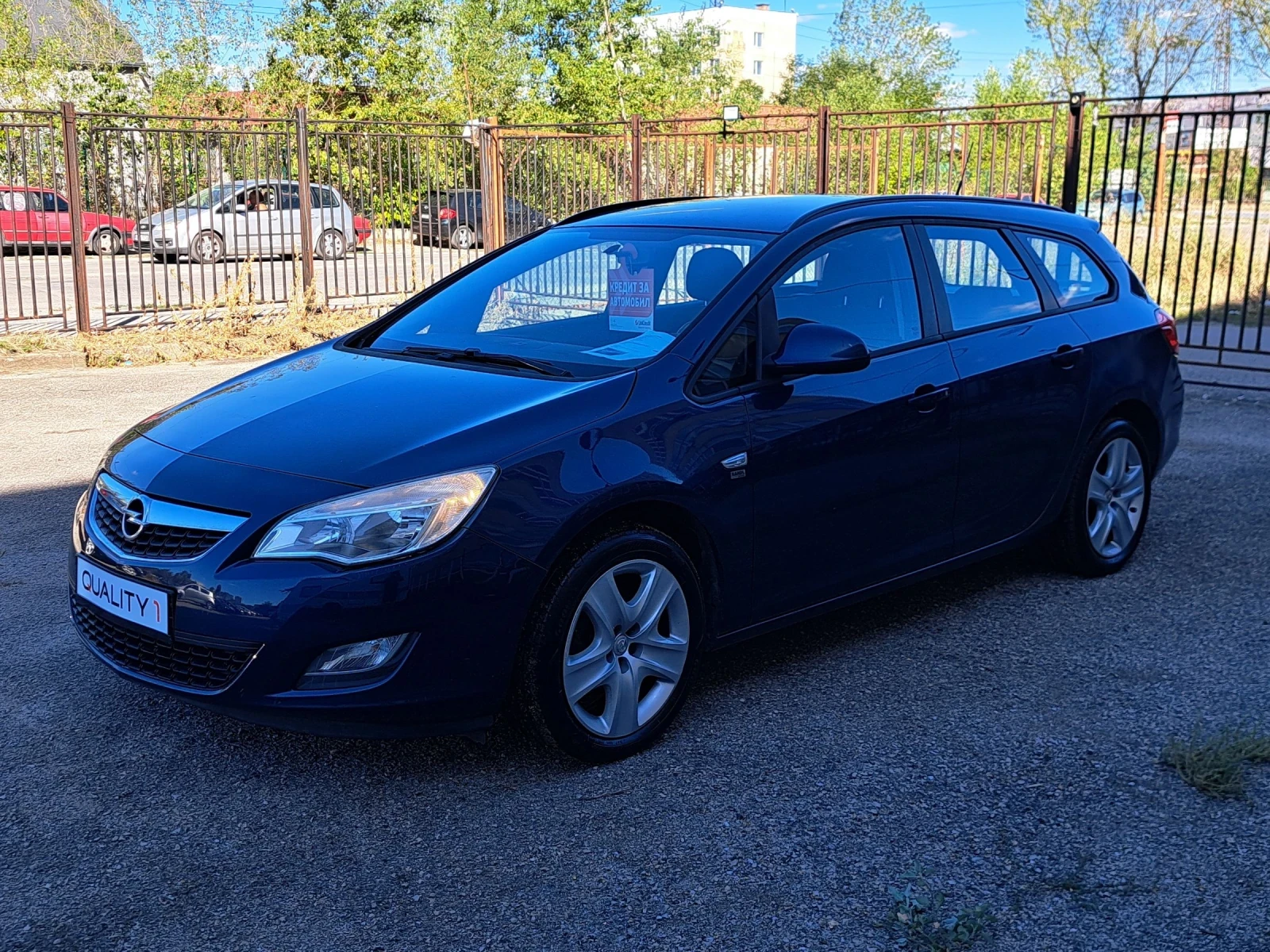 Opel Astra 1, 4 i 120kc 2011г - изображение 4