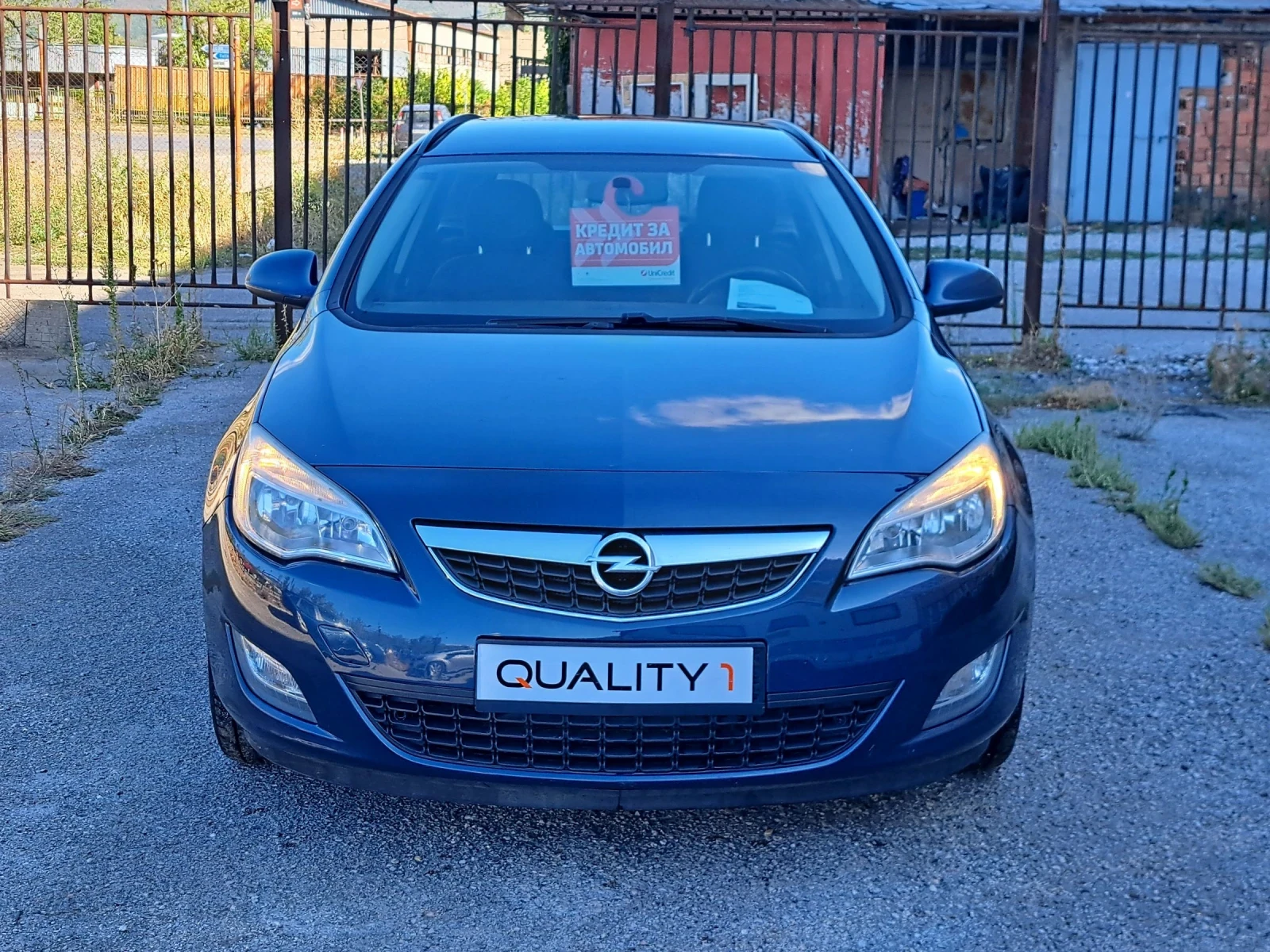 Opel Astra 1, 4 i 120kc 2011г - изображение 7