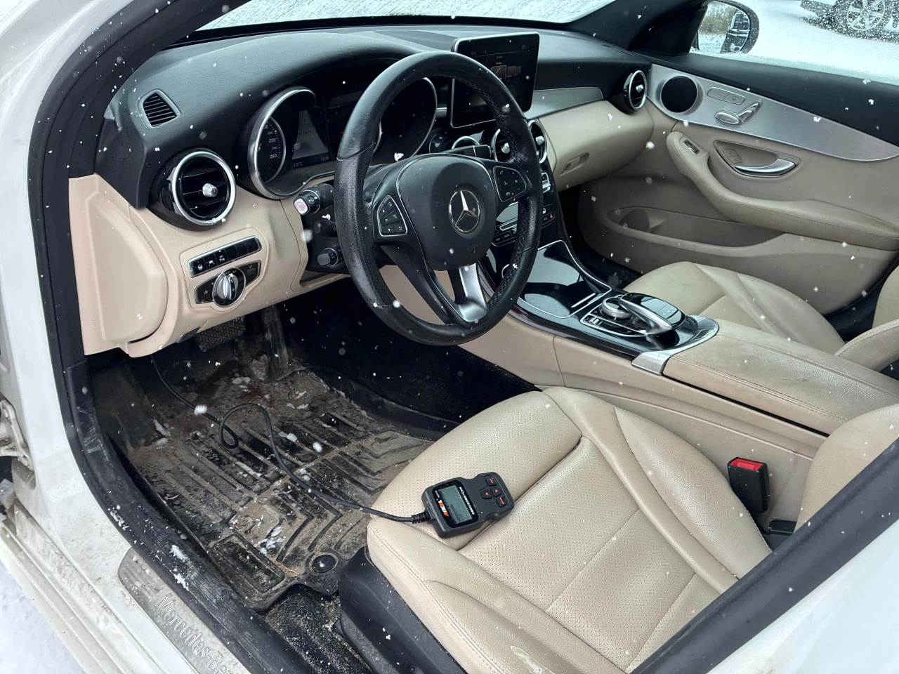 Mercedes-Benz C 300 CARFAX* *   *  | Mobile.bg   5