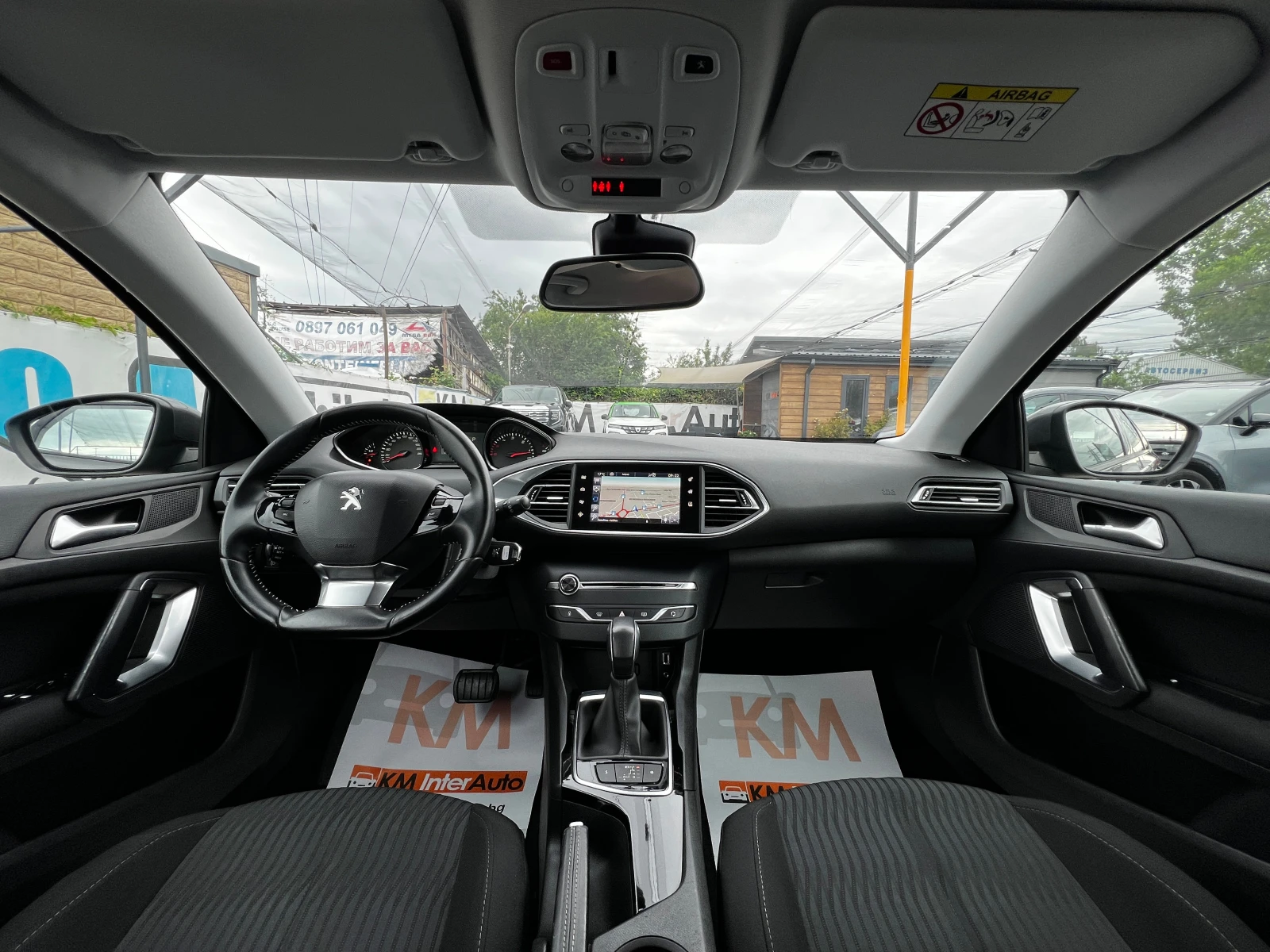 Peugeot 308 1.6 HDI AUT/NAVI/LED/СЕРВИЗНА ИСТОРИЯ, снимка 11 - Автомобили и джипове - 53772397