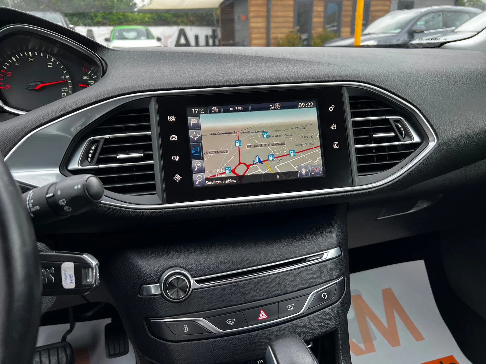 Peugeot 308 1.6 HDI AUT/NAVI/LED/СЕРВИЗНА ИСТОРИЯ, снимка 10 - Автомобили и джипове - 53772397