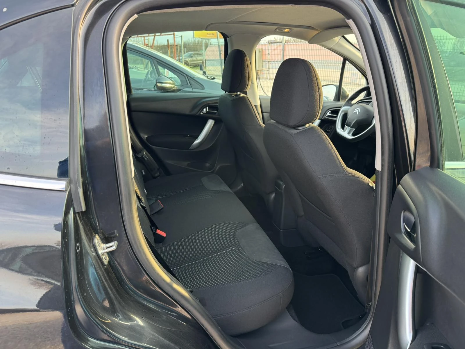 Citroen C3 1.4I, снимка 13 - Автомобили и джипове - 53877674