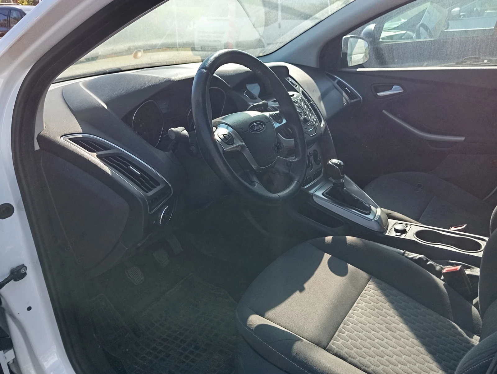 Ford Focus 1.0-I-100 кс-КЛИМАТРОНИК, снимка 7 - Автомобили и джипове - 54574430