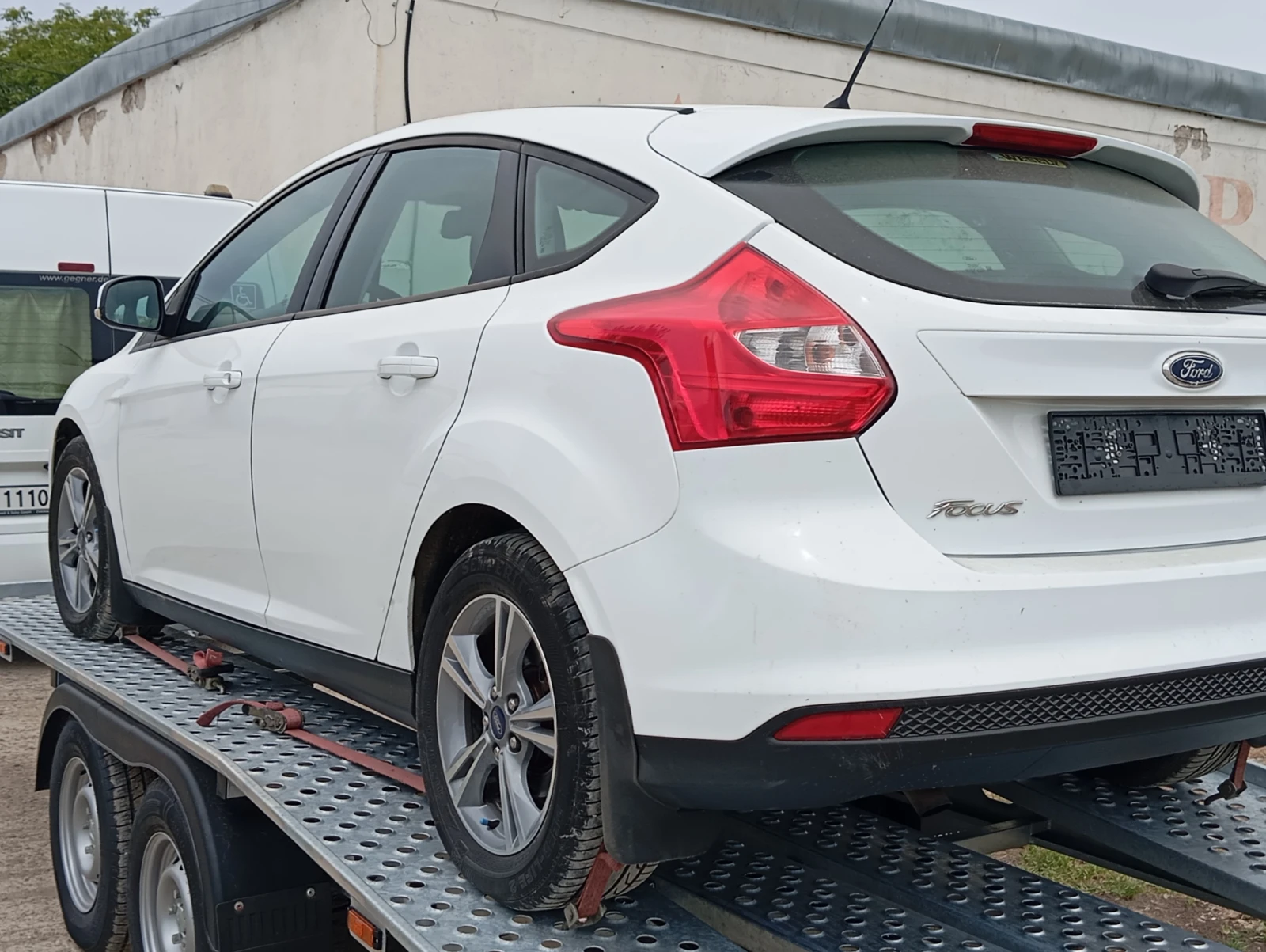 Ford Focus 1.0-I-100 кс-КЛИМАТРОНИК, снимка 4 - Автомобили и джипове - 54574430