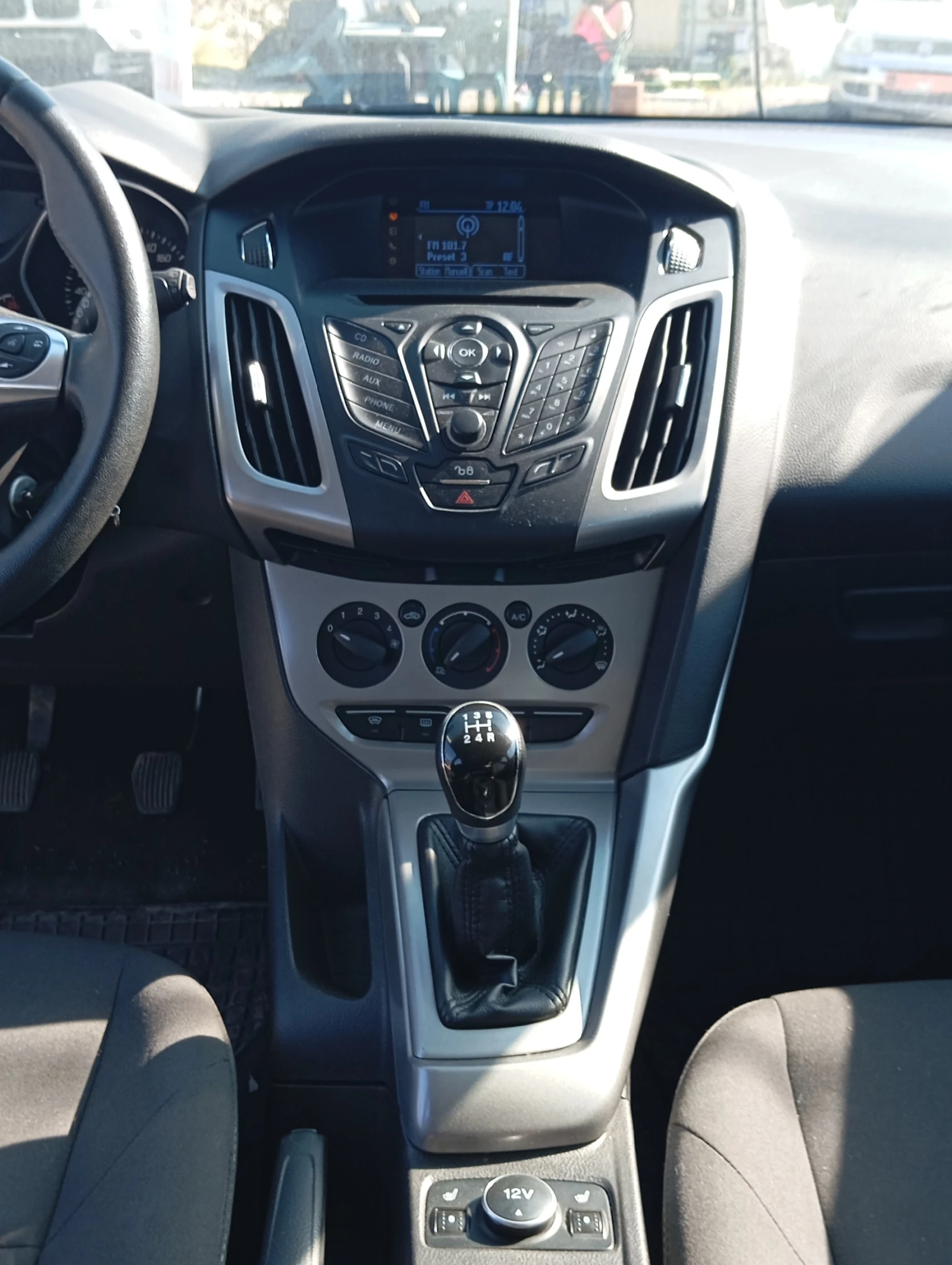 Ford Focus 1.0-I-100 кс-КЛИМАТРОНИК, снимка 11 - Автомобили и джипове - 54574430