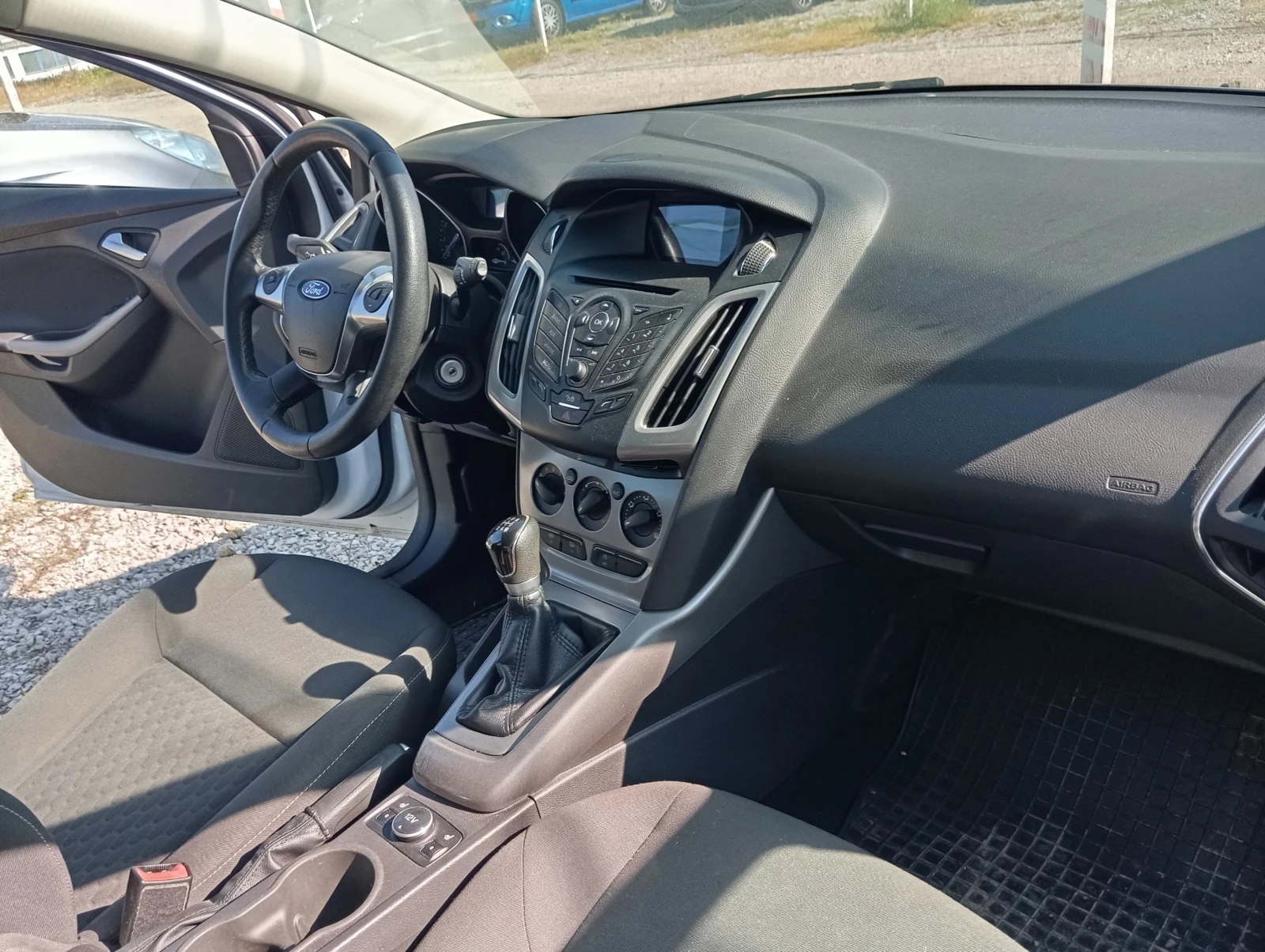 Ford Focus 1.0-I-100 кс-КЛИМАТРОНИК, снимка 14 - Автомобили и джипове - 54574430
