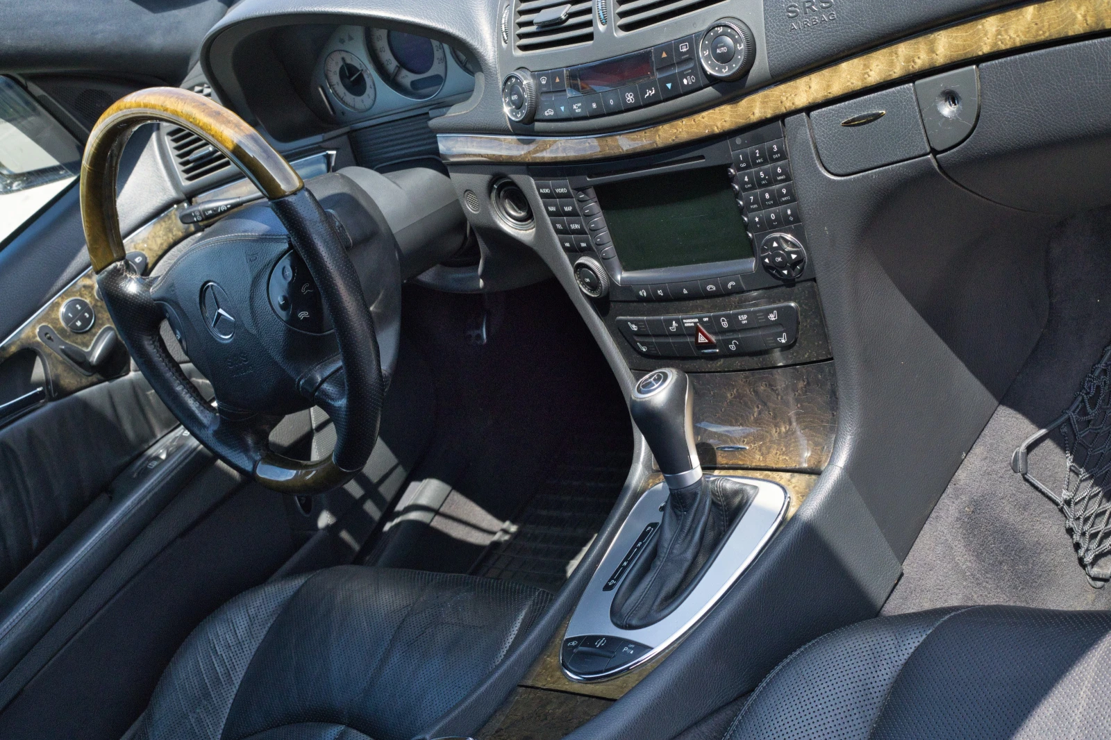 Mercedes-Benz E 320 CDi, снимка 12 - Автомобили и джипове - 54808819