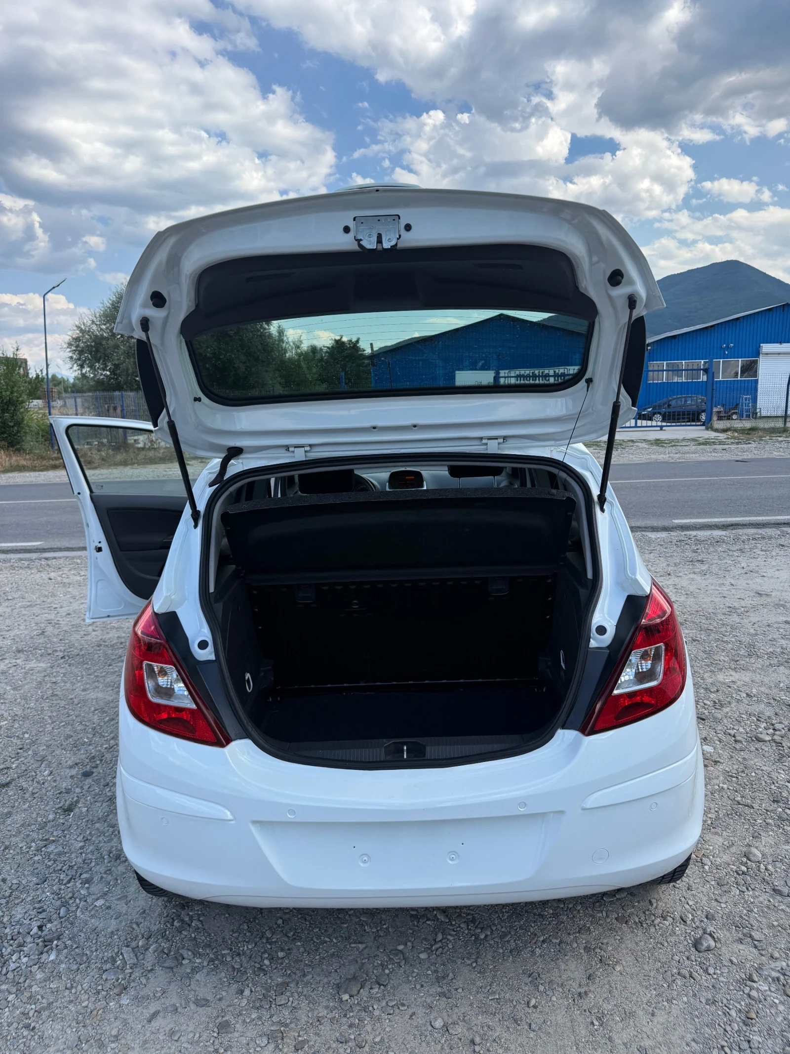 Opel Corsa 1.3CDTI* 6ск.* Подгрев-Волан, седалки* ЛИЗИНГ, снимка 15 - Автомобили и джипове - 55265037