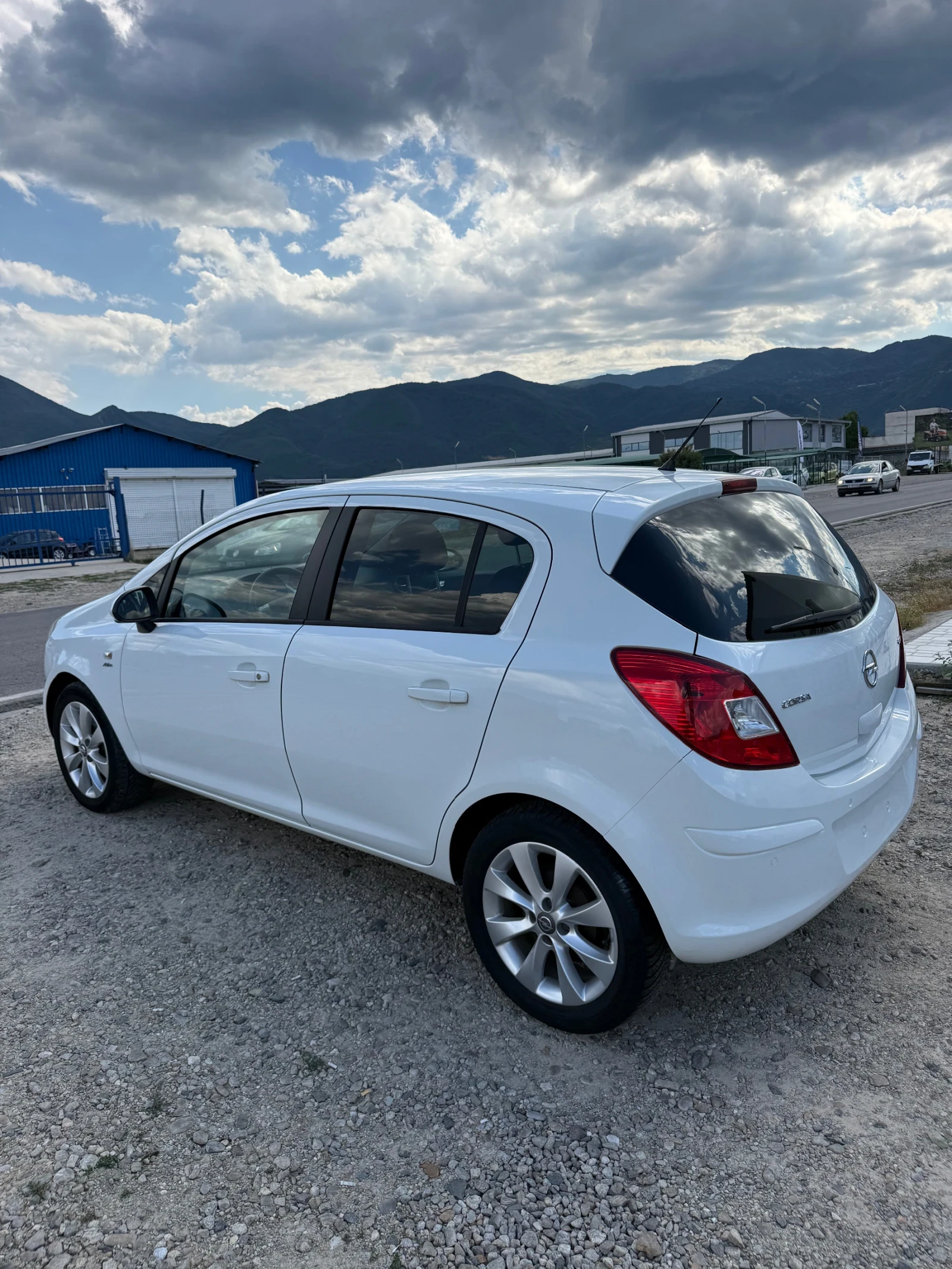 Opel Corsa 1.3CDTI* 6ск.* Подгрев-Волан, седалки* ЛИЗИНГ, снимка 6 - Автомобили и джипове - 55265037