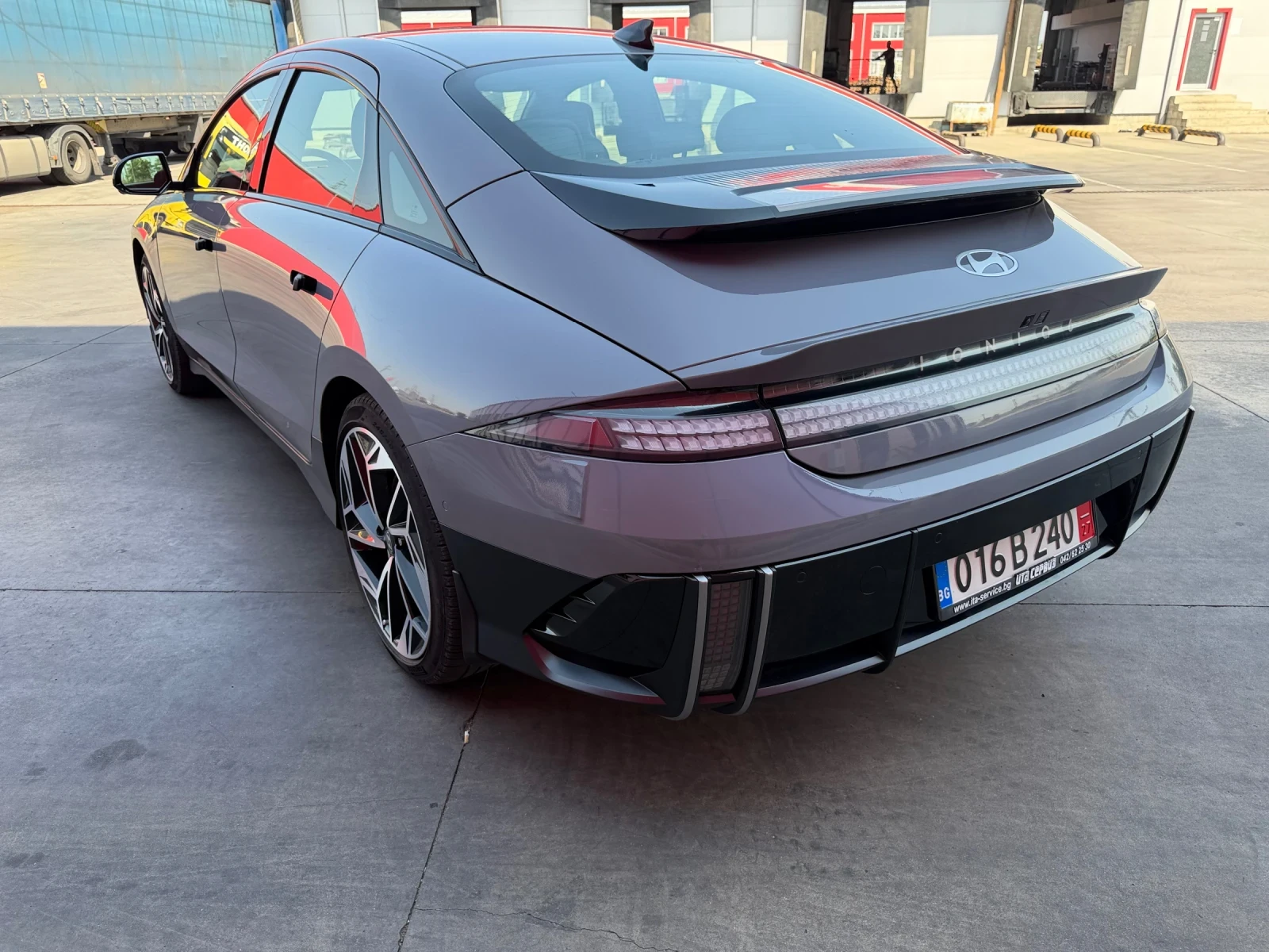 Hyundai Ioniq 6 AWD Long Range 325 �.�. | 41 000 �� | FULL EXTRAS  | Mobile.bg � ����������� 5