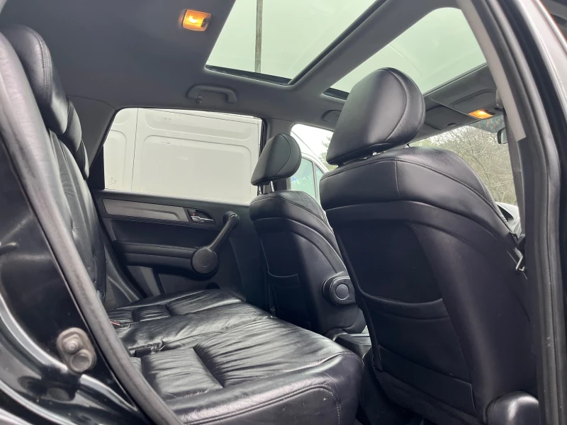 Honda Cr-v Нов внос Швейцария всички екстри!дистроник спойлер, снимка 6 - Автомобили и джипове - 53501836