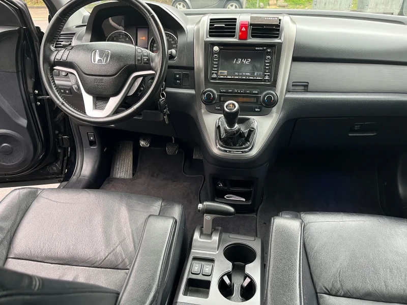 Honda Cr-v Нов внос Швейцария всички екстри!дистроник спойлер, снимка 8 - Автомобили и джипове - 53501836
