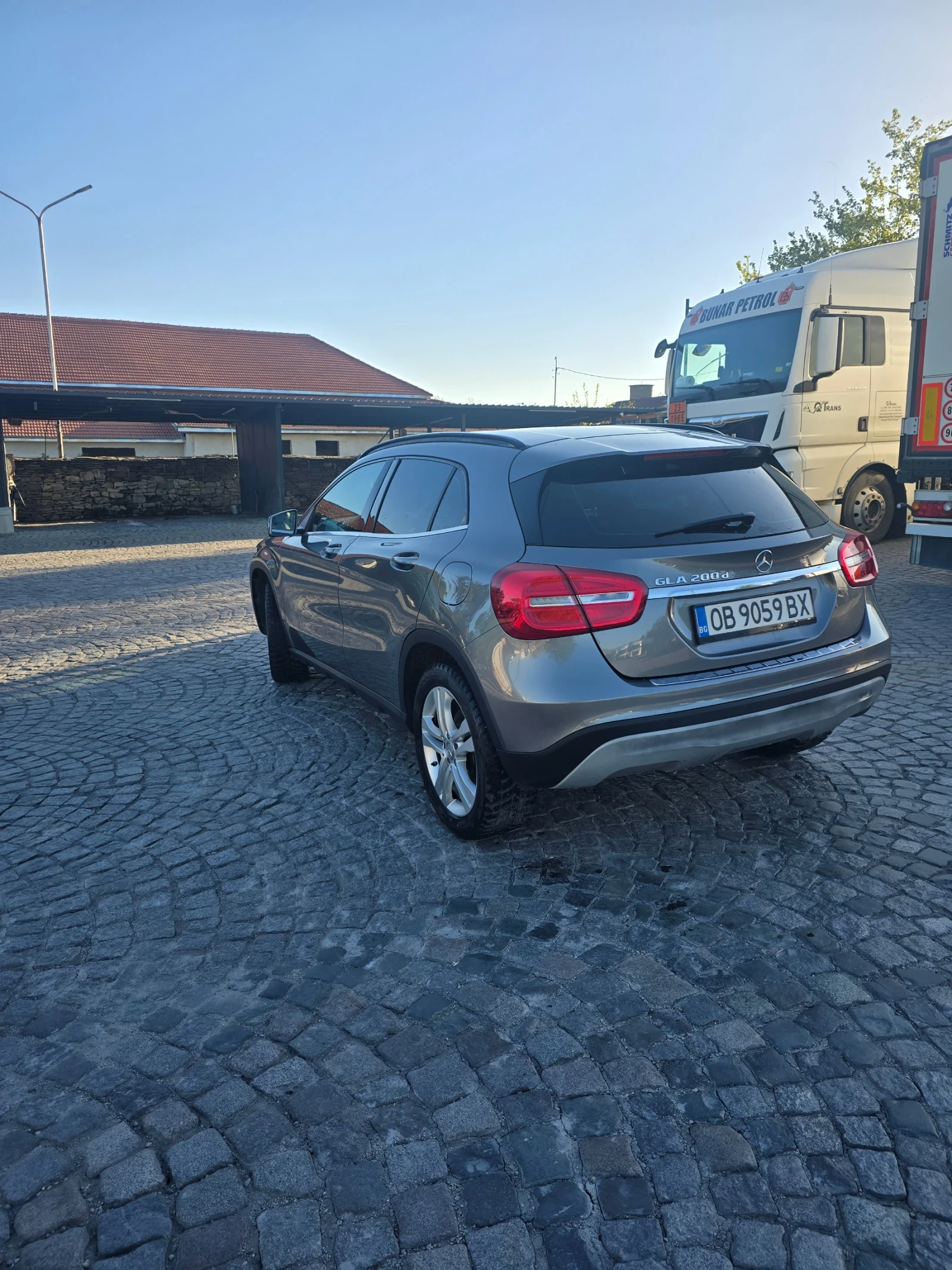 Mercedes-Benz GLA 200  - изображение 4