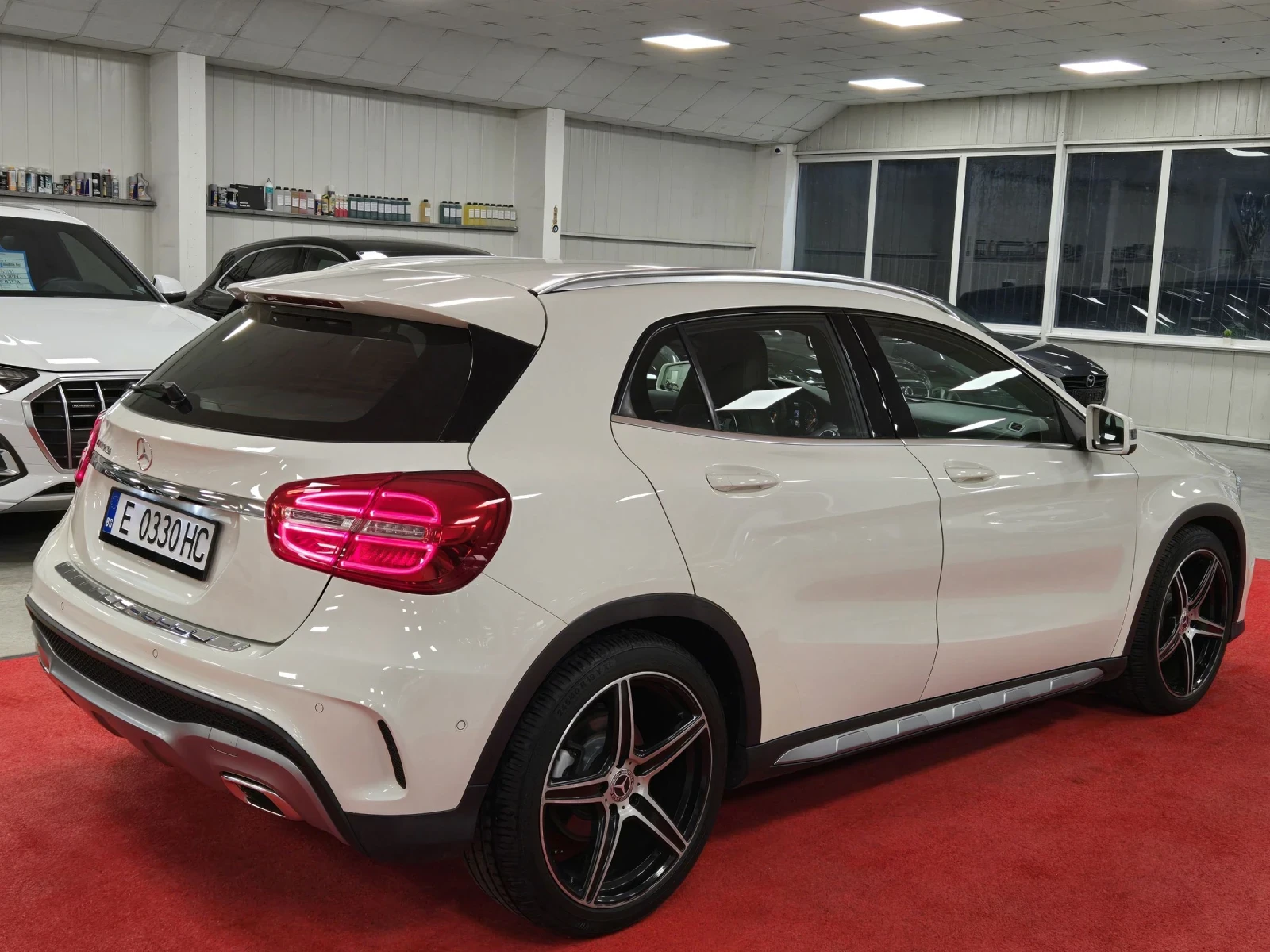 Mercedes-Benz GLA 220 d / 4Matic / AMG / Facelift / 100% обслужен - изображение 6