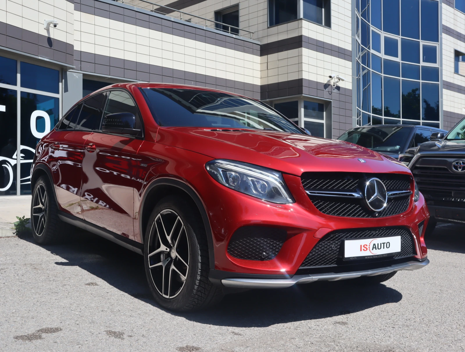 Mercedes-Benz GLE 450 AMG Coupe/Distronic/Blind Spot/Lane Assist/Sport Editi, снимка 3 - Автомобили и джипове - 52830389