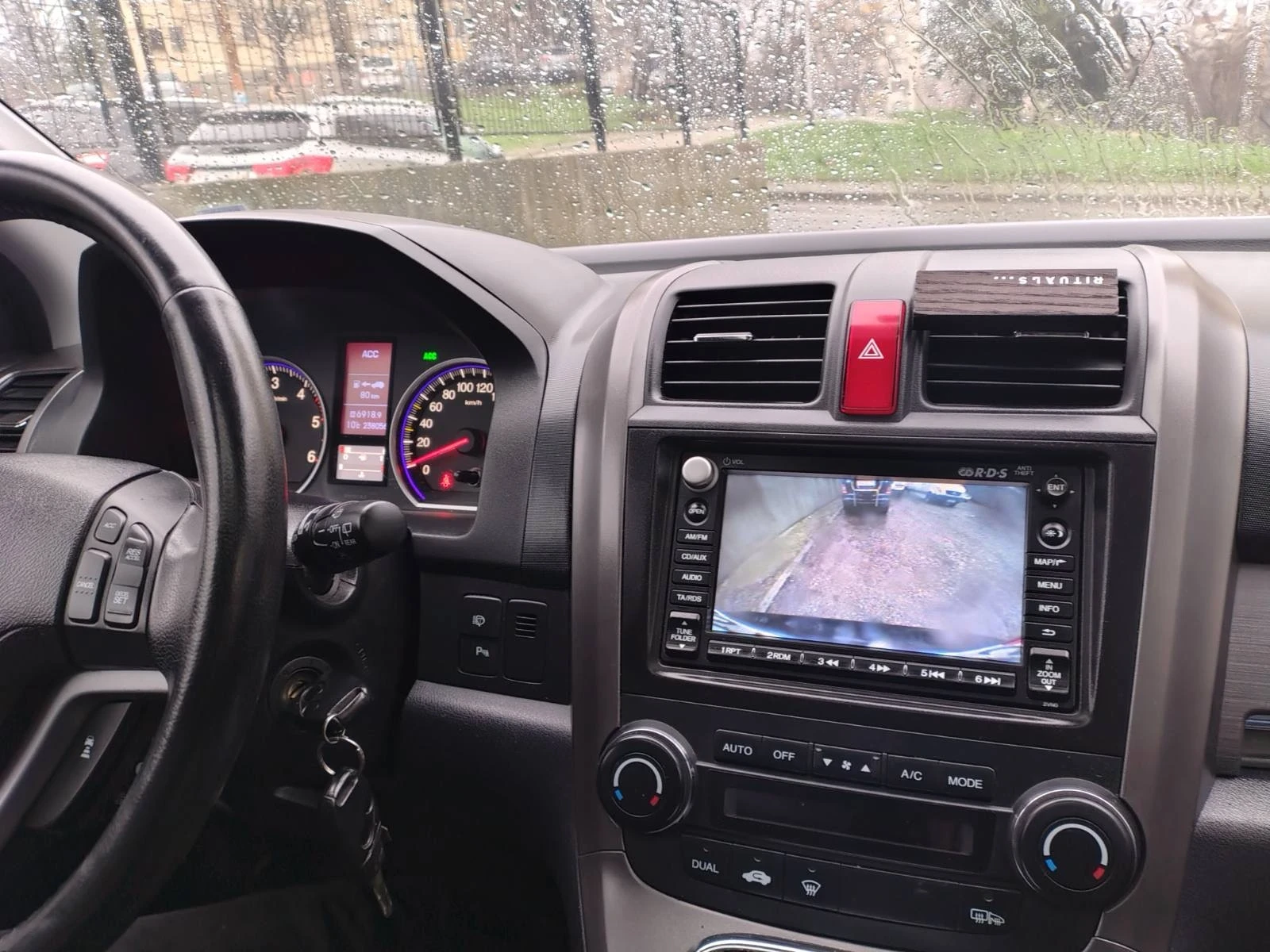 Honda Cr-v Нов внос Швейцария всички екстри!дистроник спойлер, снимка 13 - Автомобили и джипове - 53501836