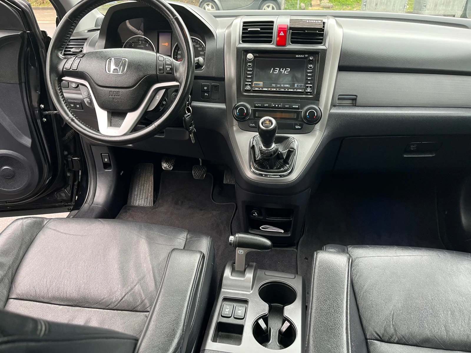 Honda Cr-v Нов внос Швейцария всички екстри!дистроник спойлер, снимка 8 - Автомобили и джипове - 53501836