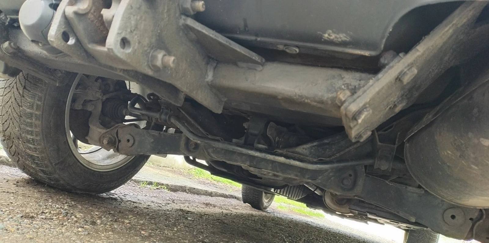 Honda Cr-v Нов внос Швейцария всички екстри!дистроник спойлер, снимка 11 - Автомобили и джипове - 53501836