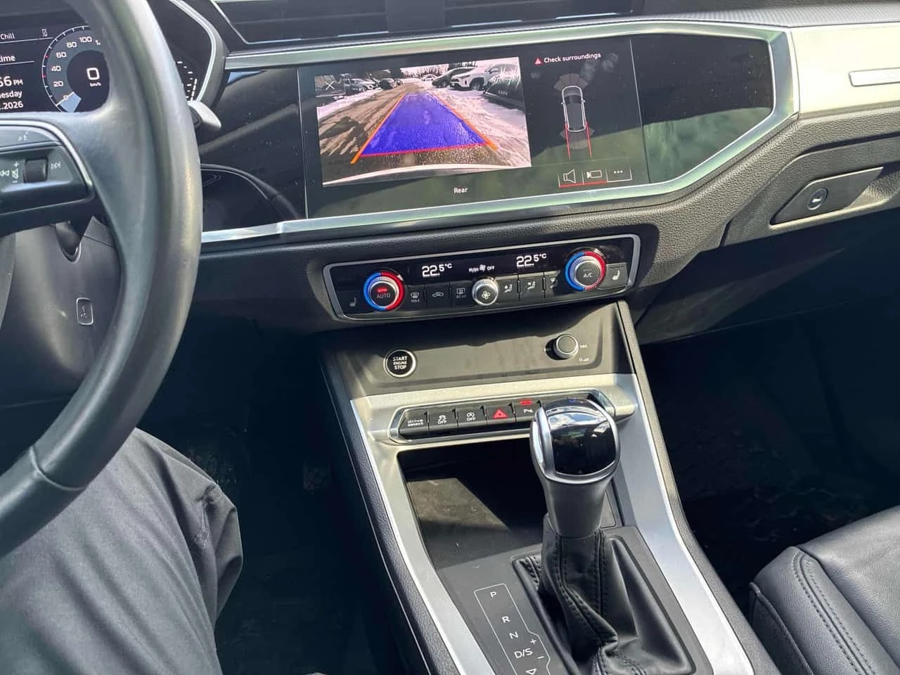 Audi Q3 * Komfort * CARFAX * ПАНОРАМА * KEYLESS * ПОДГРЕВИ, снимка 9 - Автомобили и джипове - 53826545